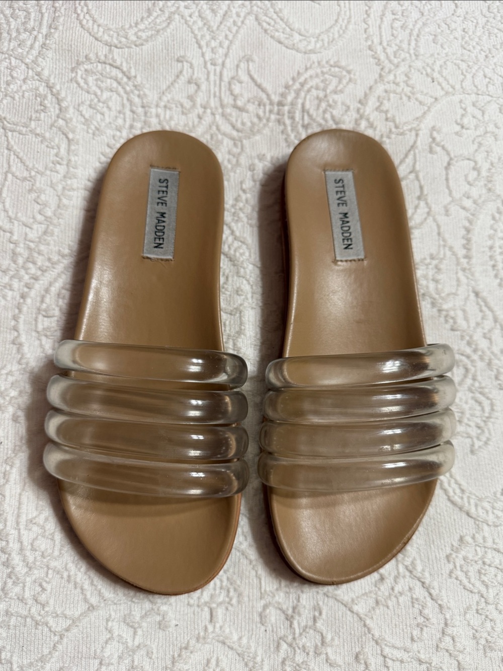 Steve Madden Size 6.5M Clear Multi-Strap Slide Sandals in Tan